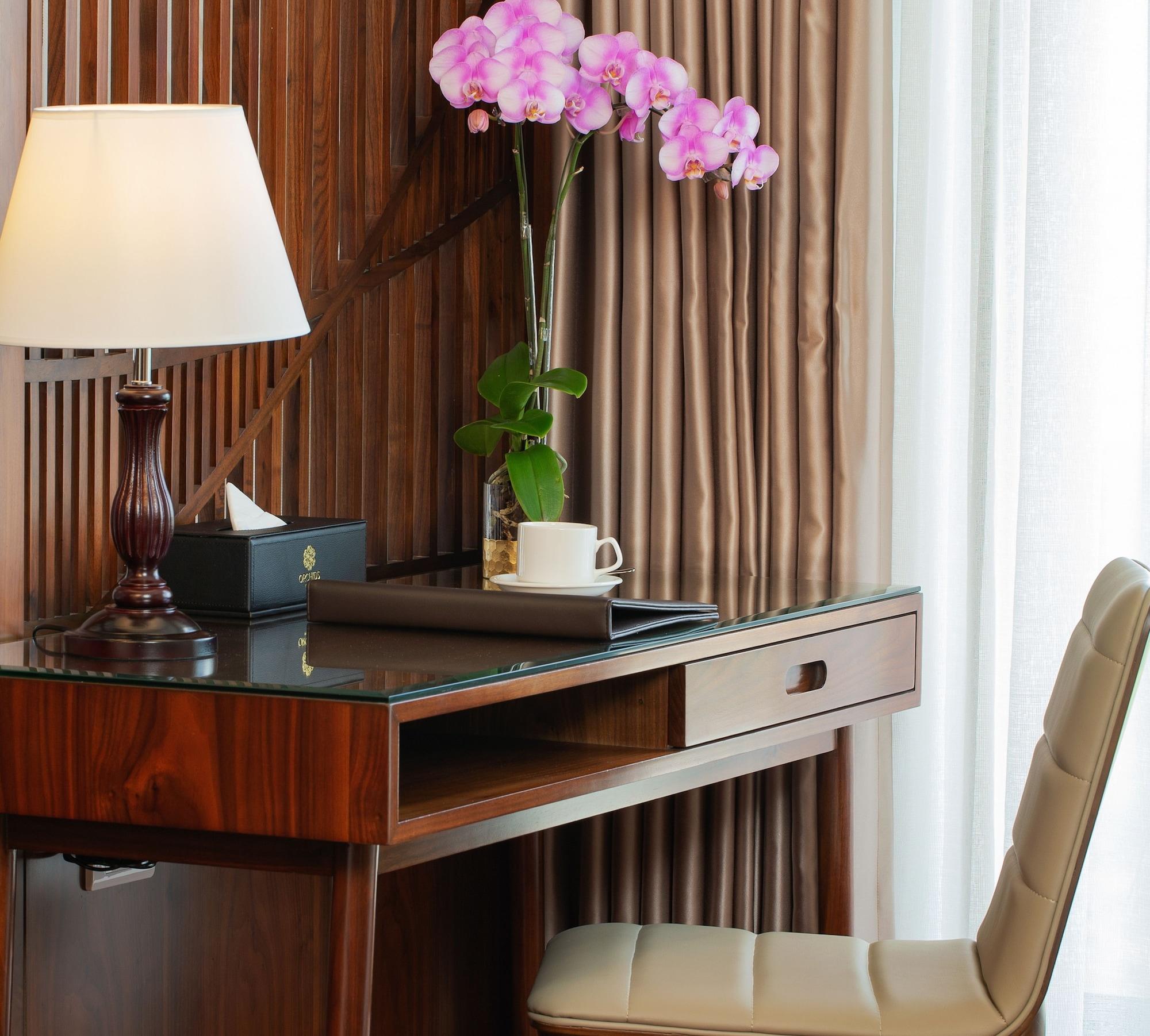 Orchids Saigon Hotel Хошимин Экстерьер фото