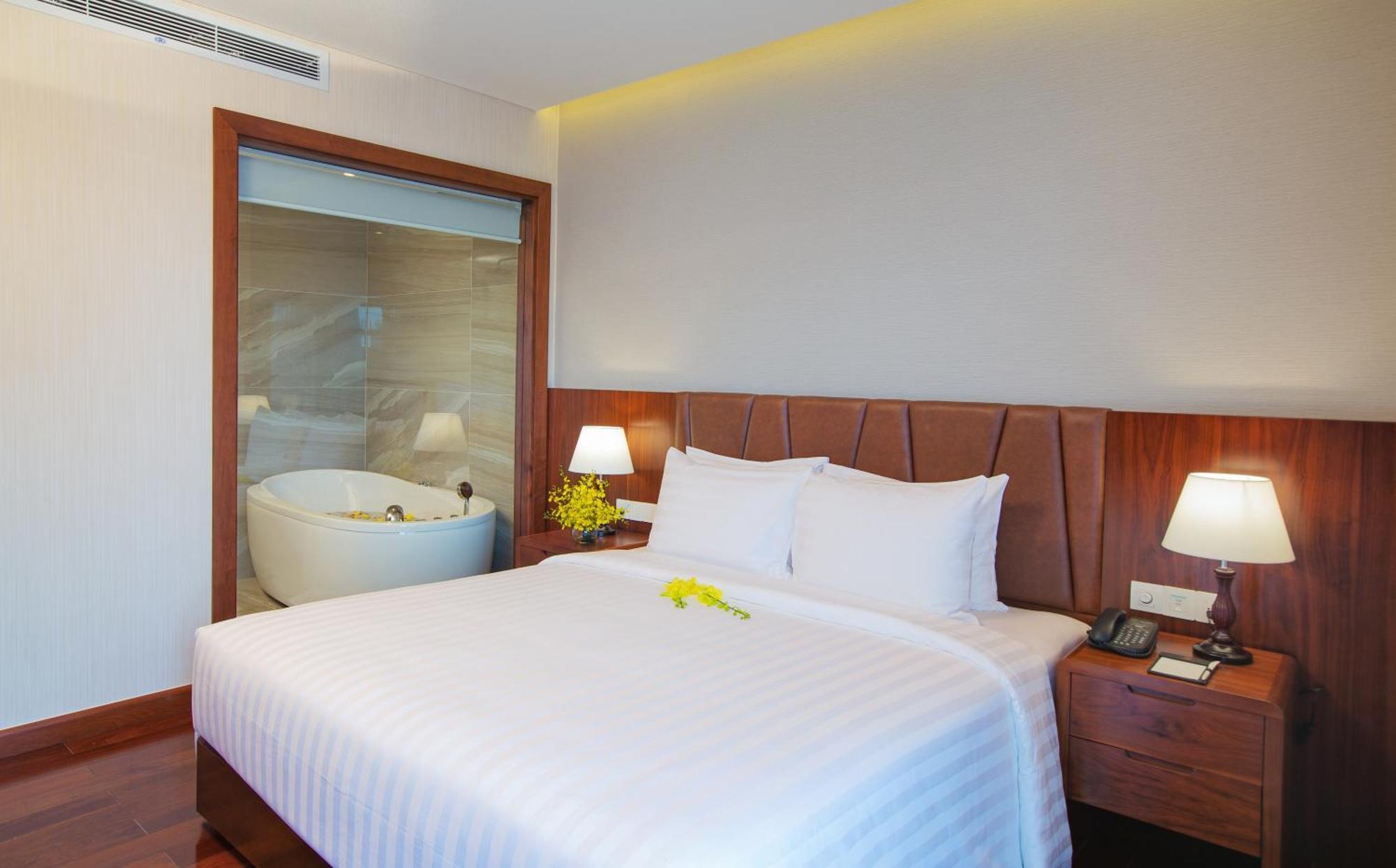 Orchids Saigon Hotel Хошимин Номер фото