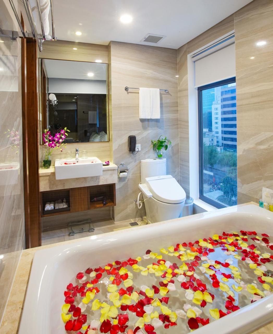 Orchids Saigon Hotel Хошимин Экстерьер фото